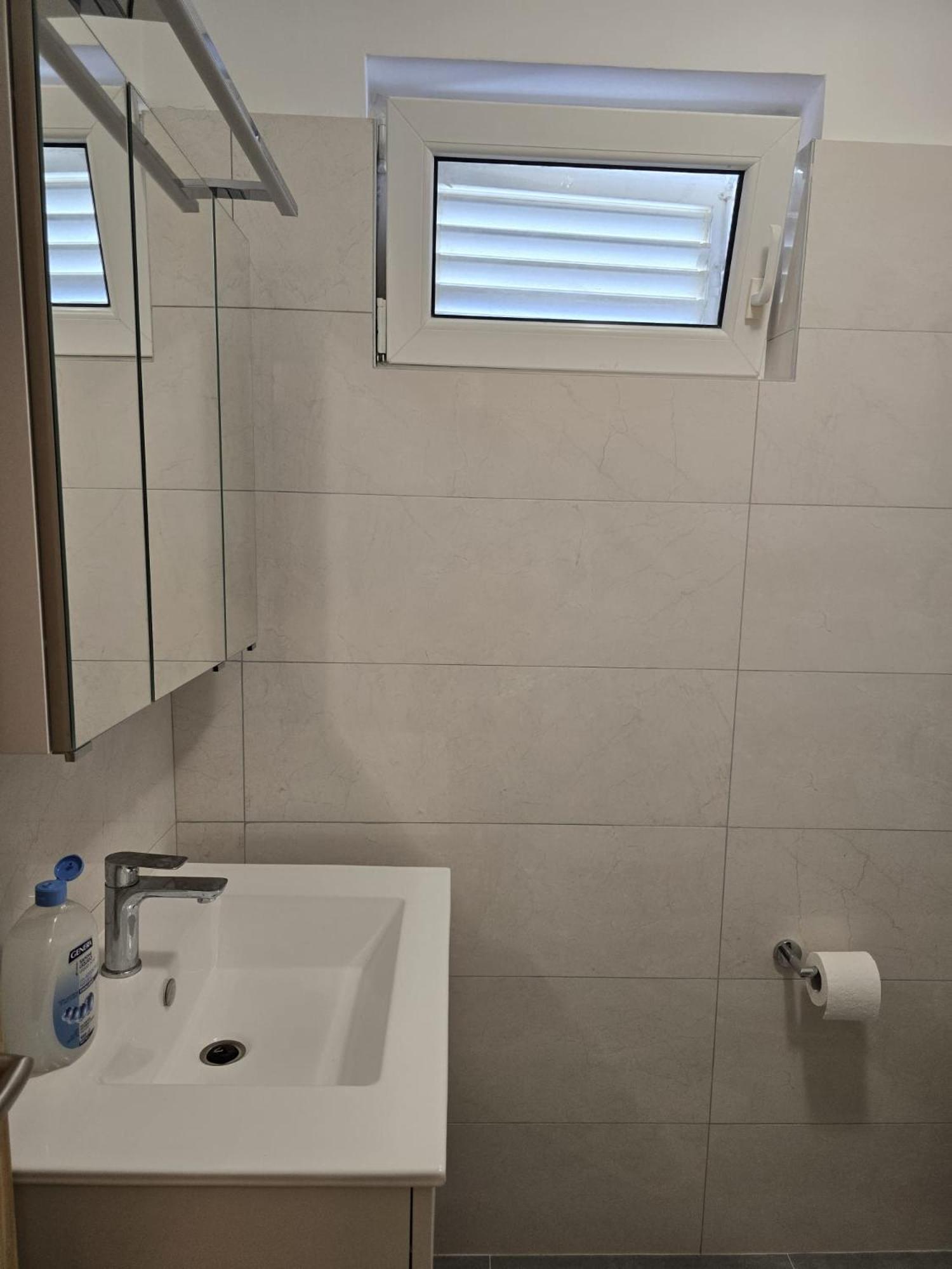 Apartments Sokolovic Đảo Krk Ngoại thất bức ảnh